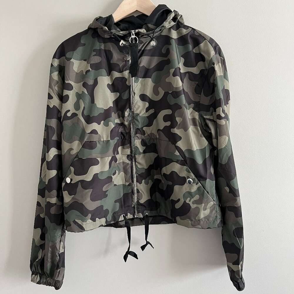 Love Tree Camo Hooded Windbreaker | Adjustable Waist & Hood | Size Large
